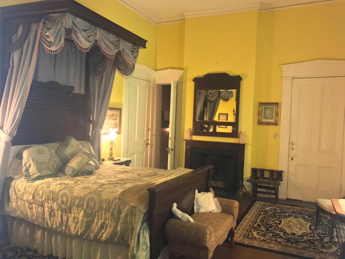Corners Mansion Inn - A Bed And Breakfast 빅스버그 외부 사진