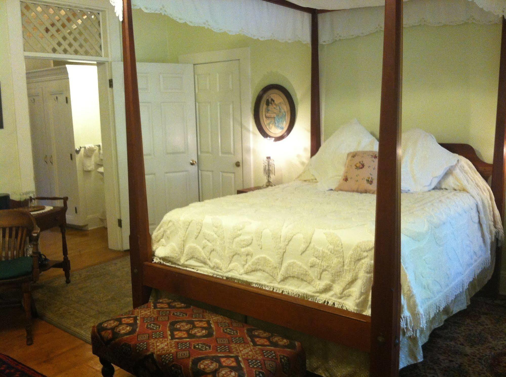 Corners Mansion Inn - A Bed And Breakfast 빅스버그 외부 사진